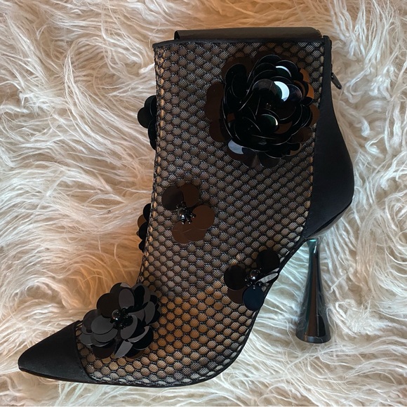 👄 NWT 👄 Betsey Johnson, Navey Embellished Dress Booties, Black, Size 9.5 - Picture 9 of 16